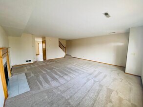 7491 Shisler St NE in North Canton, OH - Foto de edificio - Building Photo