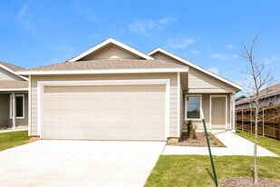 1255 Maple St in Wilmer, TX - Building Photo