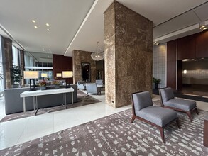 655 W Irving Park Rd in Chicago, IL - Building Photo - Building Photo