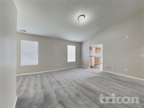 643 Rocky Meadow Dr in Greenwood, IN - Building Photo - Building Photo