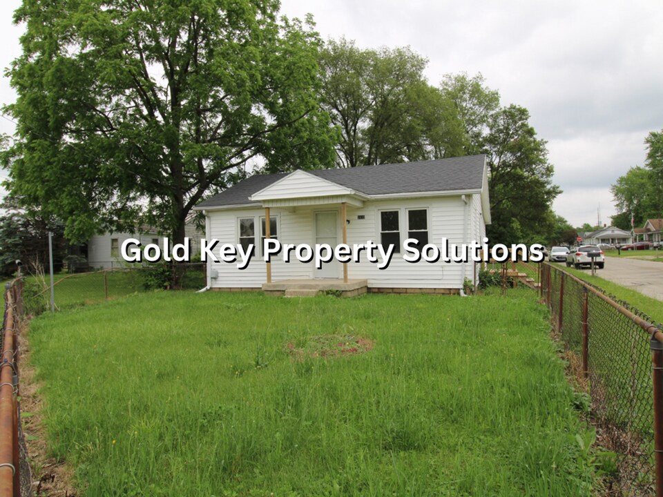 2122 S Hoyt Ave in Muncie, IN - Building Photo