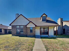 9320 Dumfries Dr in Dallas, TX - Building Photo