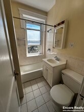 1637 Commonwealth Ave, Unit 7 in Boston, MA - Building Photo - Building Photo