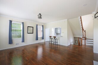 39 Murray Hill Square in New Providence, NJ - Building Photo - Building Photo