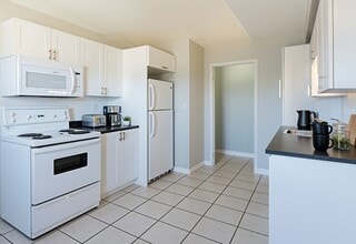 341 Kathleen Av in Sarnia, ON - Foto de edificio - Building Photo