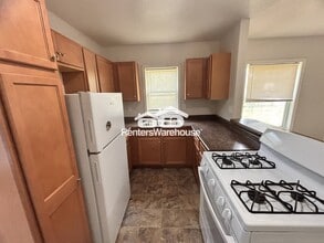 904 Luster Ln in Des Moines, IA - Foto de edificio - Building Photo