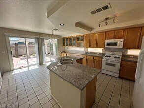 8669 Raindrop Canyon Ave in Las Vegas, NV - Building Photo - Building Photo