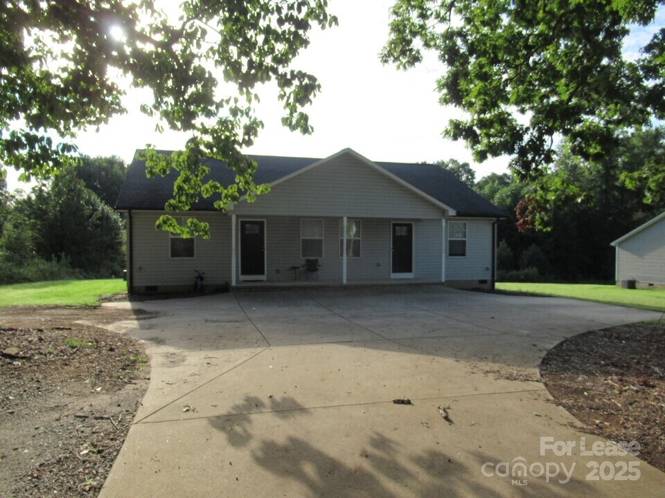 4580 Maiden Hwy in Maiden, NC - Building Photo