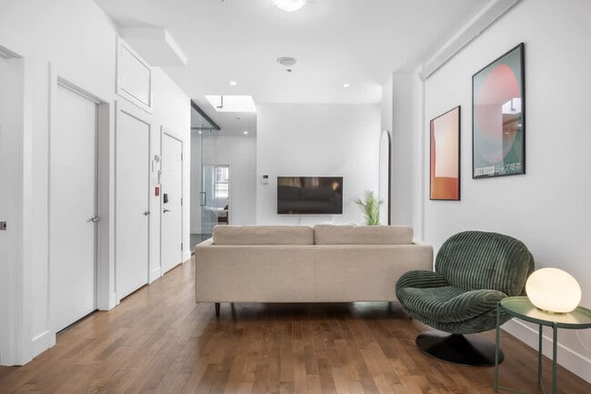 property at 3414 Rue Stanley