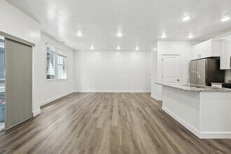 470 W 15 S in Providence, UT - Building Photo - Building Photo