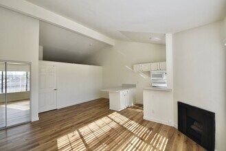 5744 Colfax Ave in Los Angeles, CA - Building Photo - Building Photo