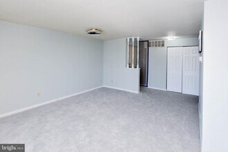 3319 Huntley Sq Dr in Temple Hills, MD - Building Photo - Building Photo