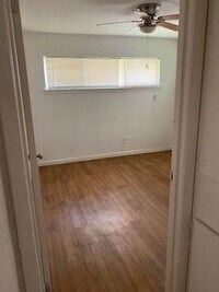 5122 Clover St photo'