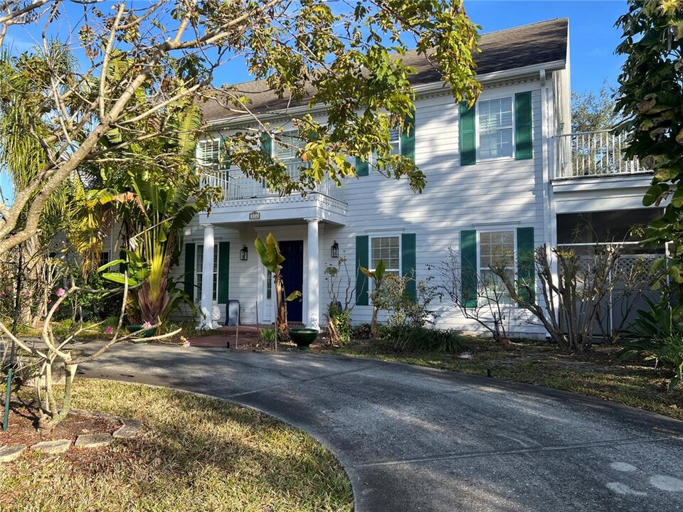 816 Bannockburn Ave in Tampa, FL - Building Photo