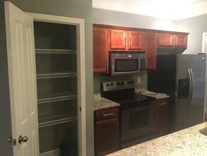 2310 Elliott Ave, Unit 405 in Nashville, TN - Building Photo - Building Photo