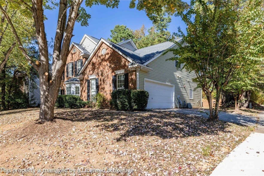 4033 Raven Rock Ct in Charlotte, NC - Building Photo