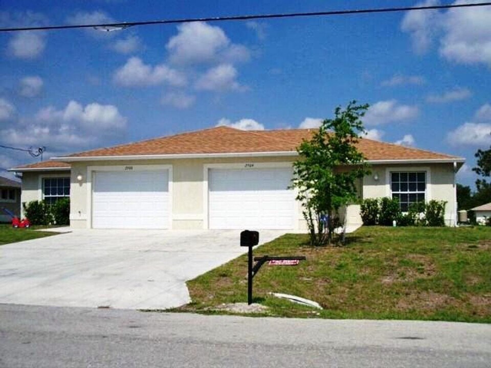 2506-2506 Haviland Ave S in Lehigh Acres, FL - Building Photo