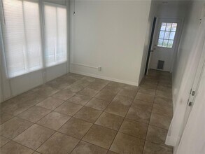 3712 W Wallace Ave in Tampa, FL - Building Photo - Building Photo