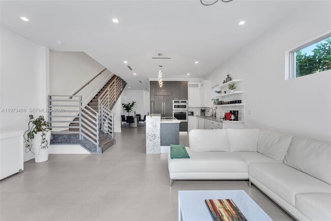 3055 Carter St in Miami, FL - Building Photo - Building Photo