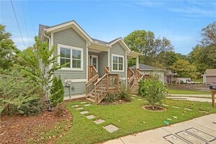 2050 Bolton Rd NW in Atlanta, GA - Building Photo