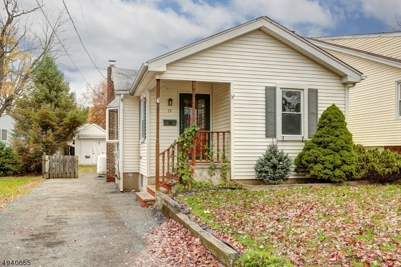 15 Adelphia Rd in Parsippany Troy Hills, NJ - Building Photo