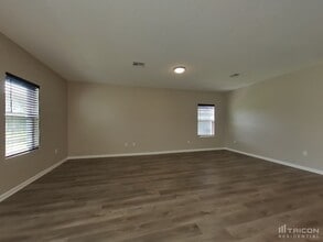 16455 Blooming Cherry Dr in Groveland, FL - Building Photo - Building Photo