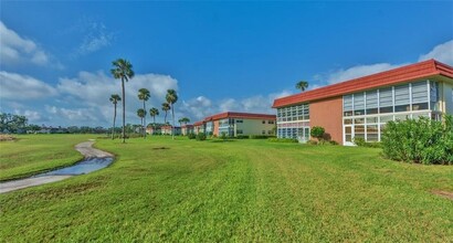 62 Woodland Dr in Vero Beach, FL - Building Photo - Building Photo