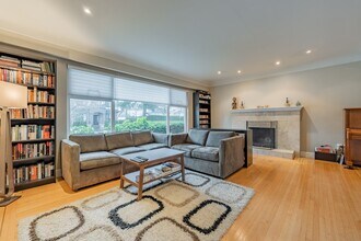 2280 McMullen Ave in Vancouver, BC - Building Photo - Building Photo