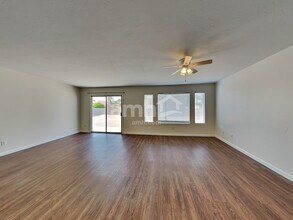 6034 S Lostan Ave in Tucson, AZ - Foto de edificio - Building Photo