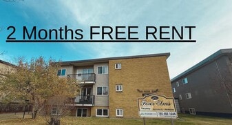 11821-11105 105 St in Edmonton, AB - Building Photo
