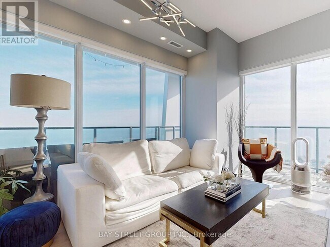 30 Shore Breeze Dr in Toronto, ON - Building Photo - Building Photo