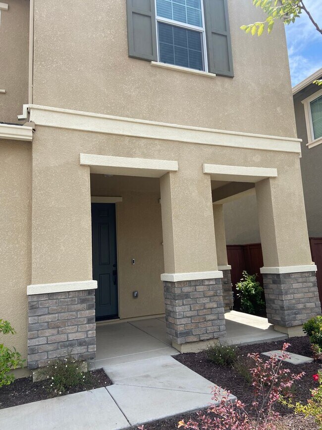 4455 French Dr in Folsom, CA - Building Photo - Building Photo