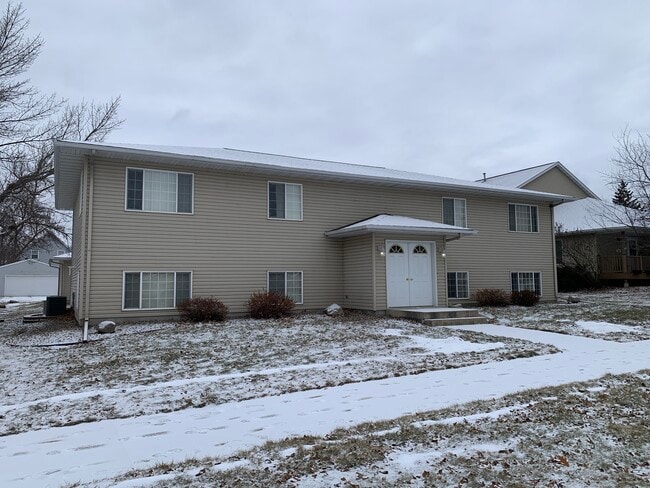 408 Broadway Ave, Unit 1