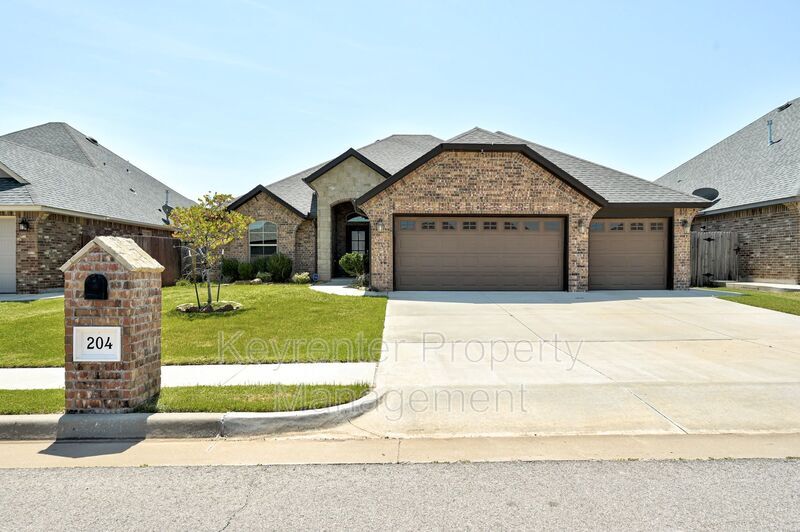 204 SW 167th St in Oklahoma City, OK - Building Photo