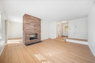 2549 Notre Dame Dr in Sacramento, CA - Building Photo - Building Photo