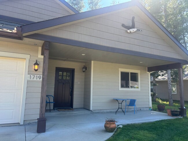 property at 1719 Sequoia St