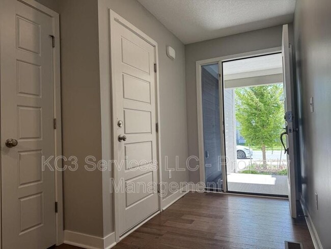 2026 SW Holdbrooks Dr in Lee's Summit, MO - Building Photo - Building Photo