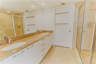 17201 Collins Ave-Unit -3703 in Sunny Isles Beach, FL - Building Photo - Building Photo