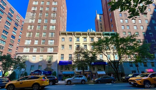 property at 147 E 72nd St