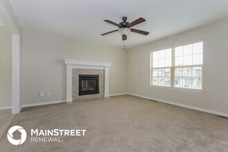 425 Sunflower Dr in Raymore, MO - Foto de edificio - Building Photo