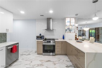 4018 Crayton Rd in Naples, FL - Building Photo - Building Photo