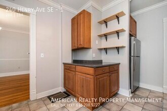 240 Henry Ave SE in Grand Rapids, MI - Building Photo - Building Photo