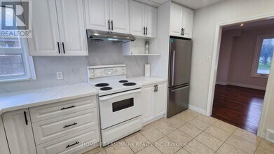 42 Cartier Crescent in Richmond Hill, ON - Building Photo - Building Photo