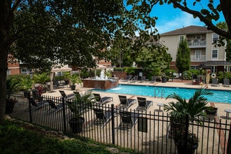 Highlands at Westwood in Westwood, NJ - Building Photo - Building Photo