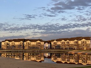 Harmony Lake Apartment Homes in Muskegon, MI - Foto de edificio - Building Photo