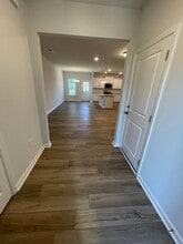 619 Glen Clova Dr in Raleigh, NC - Foto de edificio - Building Photo