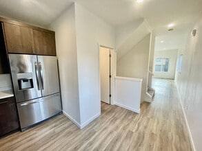 12109 SE Pardee St in Portland, OR - Building Photo - Building Photo