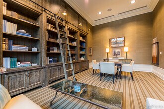 2550 N Lakeview Ave in Chicago, IL - Building Photo - Building Photo