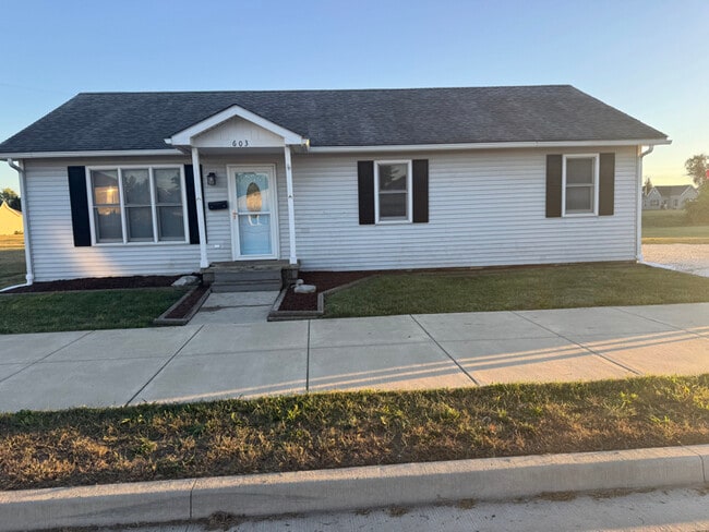 603 W Main St