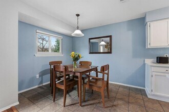 2824 Wilcrest Dr in Austin, TX - Building Photo - Building Photo